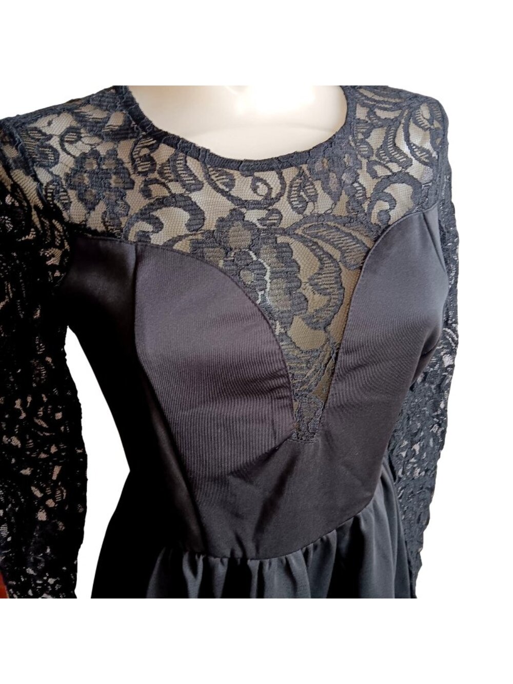 Amy Lynn Dress XS Black Lace Long Sleeve Fit & Flare Dress XS By London-New York